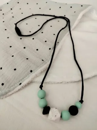 Collar lactancia y toalla bebé