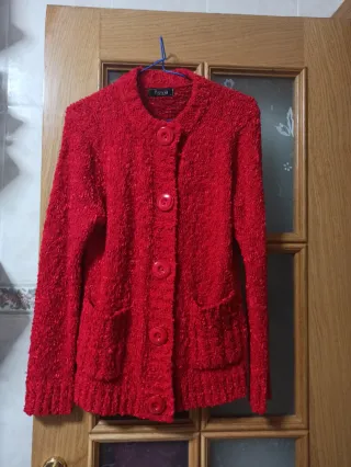Chaqueta roja Nova con botones y bolsillos
