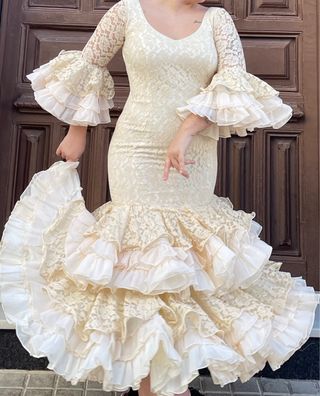 Traje de flamenca beig elástica PRECIOSO T4042