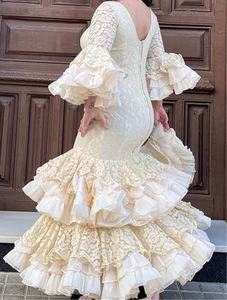 Traje de flamenca beig elástica PRECIOSO T4042