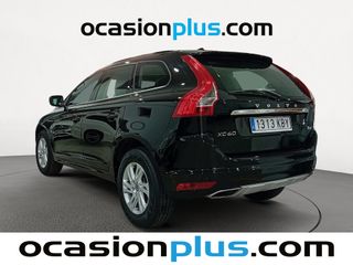 Volvo XC60 D4 Momentum 140 kW (190 CV)