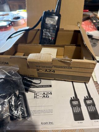 Emisora Icom IC-A24 VHF Air Band Transceiver