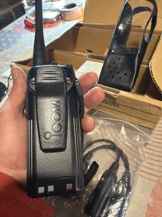 Emisora Icom IC-A24 VHF Air Band Transceiver