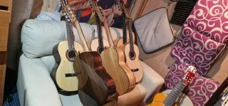 Guitarras Jubal: Amplificadas y Acústicas