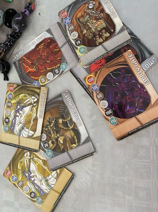 Bakugan - Lote de Figuras y Cartas