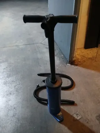 Pompa ad aria per piscine e canoe