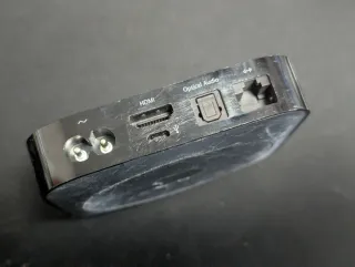 Apple TV A1469 con mando y cable