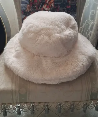 Cappello invernale in pelliccia sintetica
