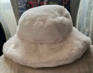 Cappello invernale in pelliccia sintetica