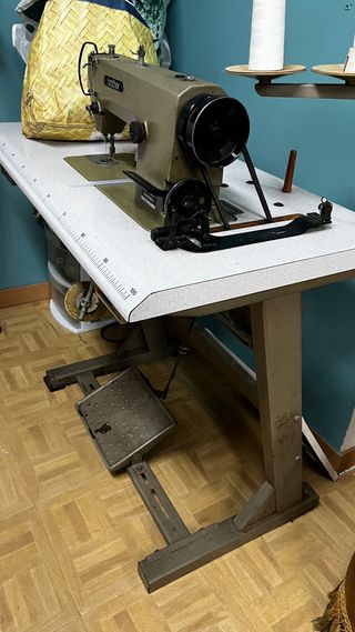 Máquina de coser industrial Brother