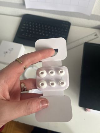 Apple AirPods 2 Blancos