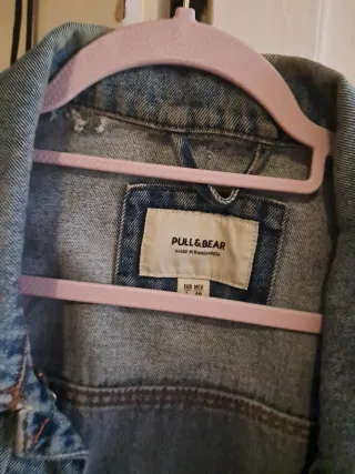 Chaqueta tejana con mangas camuflaje