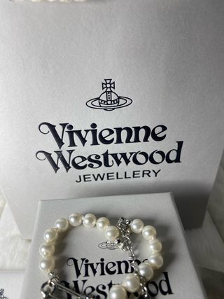 Pulsera Vivienne Westwood Perlas y Pin