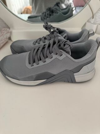 Zapatillas Velites grises