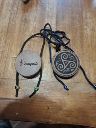 Petanopeito .madera Soniquete y Triskel