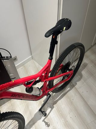 Bicicleta de montaña Rockrider roja