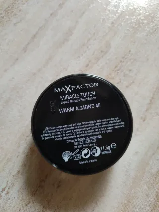Max Factor Miracle Touch 45 Warm Almond