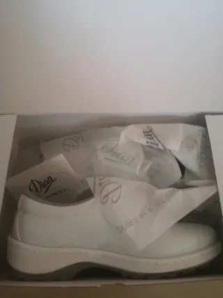 Zuecos de piel, nuevo, marca dian