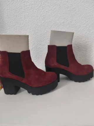 Botas elegantes granate de tela