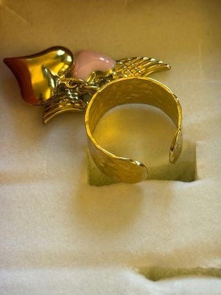 Anello con cuori e ali oro rosa