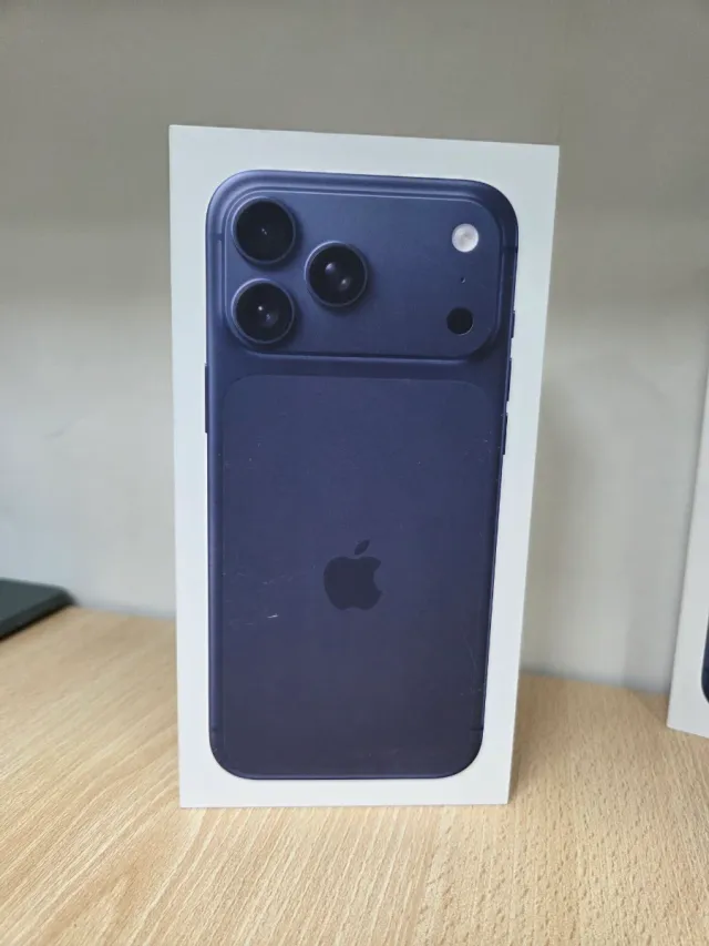 iPhone 17 Pro Max 512GB Azul Novo