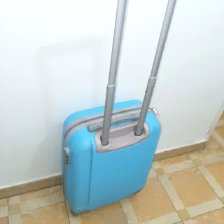 Maleta azul pequeña poco uso