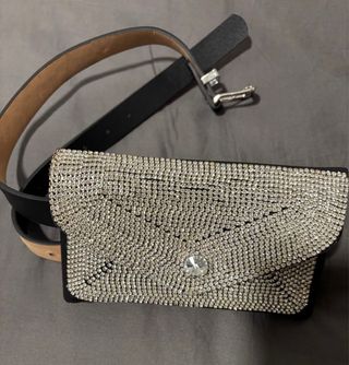 Riñonera de pedrería y cinturón negro