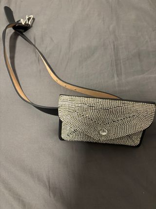 Riñonera de pedrería y cinturón negro