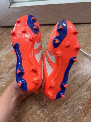 Botas fútbol niño Adidas T.31 Naranjas