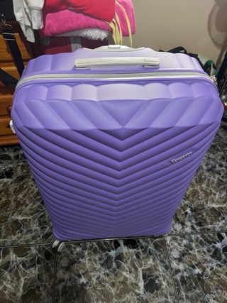 Maleta de viaje morada