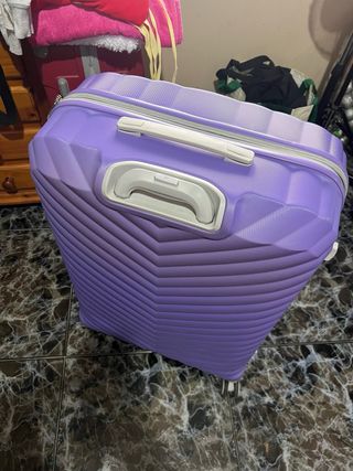 Maleta de viaje morada