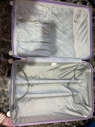 Maleta de viaje morada