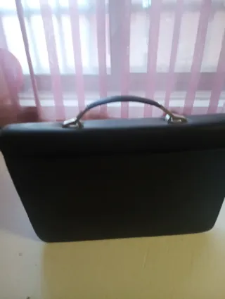 Cartera portadocumentos polipiel negra