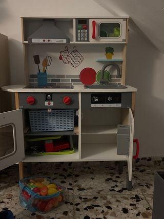 Cocinita de juguete de madera