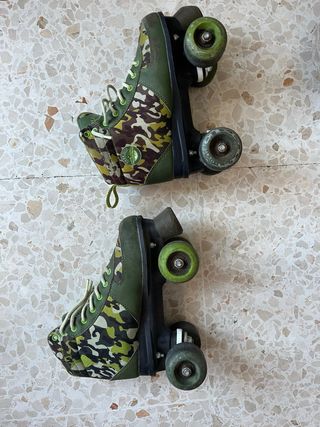 Pack de patines, protecciones y casco