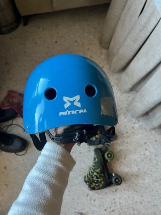 Pack de patines, protecciones y casco