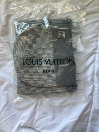 Conjunto Louis Vuitton: Gorro y Bufanda