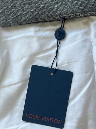 Conjunto Louis Vuitton: Gorro y Bufanda