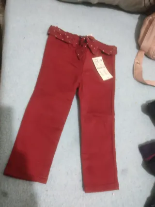 Pantalón Kiabi con lazo y lunares
