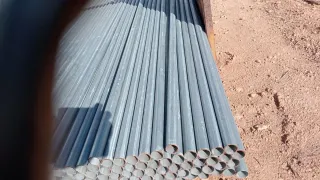 Postes metálicos para vallas