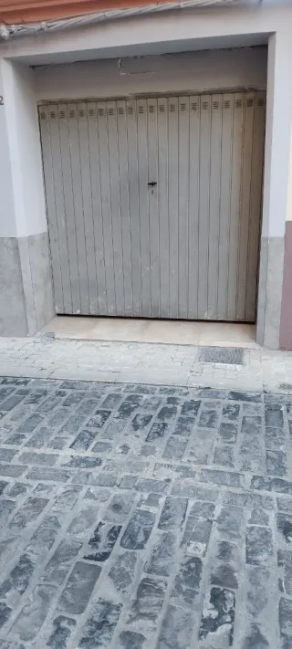 Puerta de garaje basculante