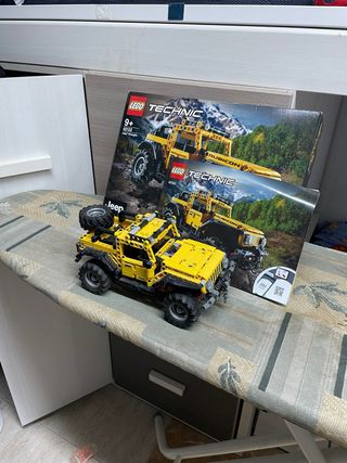 LEGO Technic Jeep Wrangler Rubicon 42122