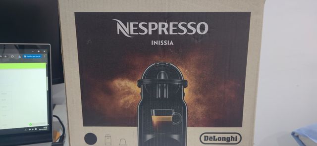 Macchina da caffè Nespresso De'Longhi Inissia nera