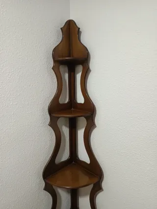 Mueble de esquina de madera