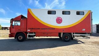 Camión para 10 caballos