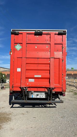 Camión para 10 caballos