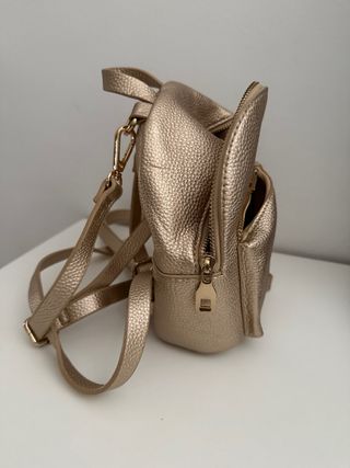Bolso Mochila Dorado