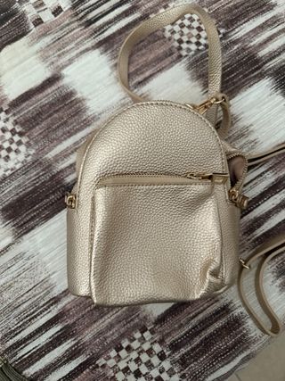 Bolso Mochila Dorado