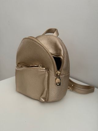 Bolso Mochila Dorado