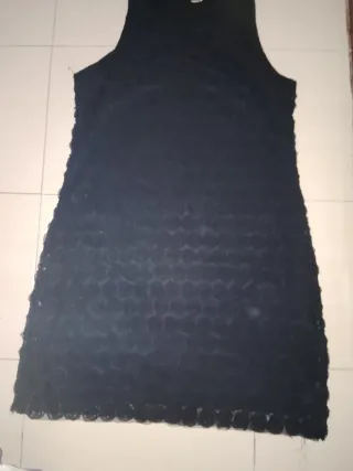 Vestido negro con rosas